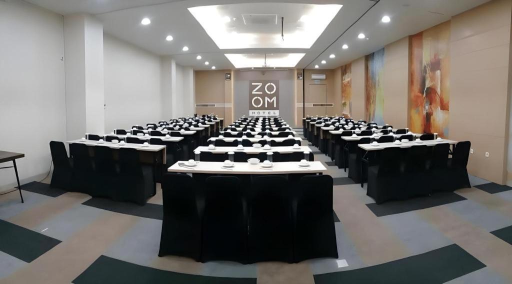 줌 다르마후사다 호텔 수라바야 외부 사진